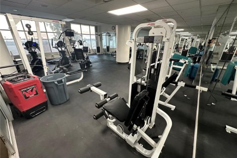 Condo in Bay Harbor Islands, Florida, 1 bedroom № 1985193 - photo 26