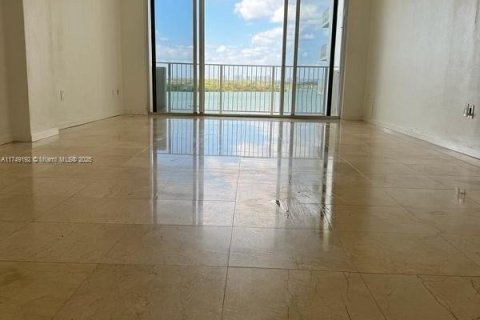 Condo in Bay Harbor Islands, Florida, 1 bedroom № 1985193 - photo 2