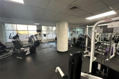 Condo in Bay Harbor Islands, Florida, 1 bedroom № 1985193 - photo 27