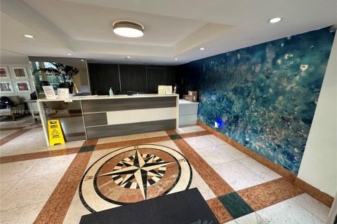 Condo in Bay Harbor Islands, Florida, 1 bedroom № 1985193 - photo 11