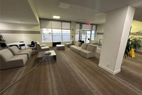 Condo in Bay Harbor Islands, Florida, 1 bedroom № 1985193 - photo 24