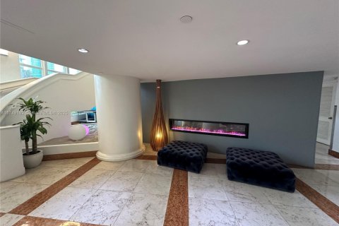 Condo in Bay Harbor Islands, Florida, 1 bedroom № 1985193 - photo 17