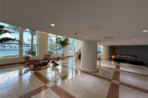 Condo in Bay Harbor Islands, Florida, 1 bedroom № 1985193 - photo 13