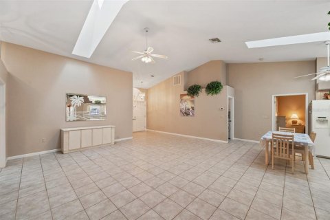 Villa ou maison à vendre à Tarpon Springs, Floride: 4 chambres, 191.94 m2 № 1537895 - photo 6