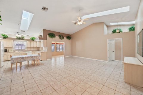 Villa ou maison à vendre à Tarpon Springs, Floride: 4 chambres, 191.94 m2 № 1537895 - photo 4