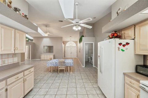 Villa ou maison à vendre à Tarpon Springs, Floride: 4 chambres, 191.94 m2 № 1537895 - photo 11