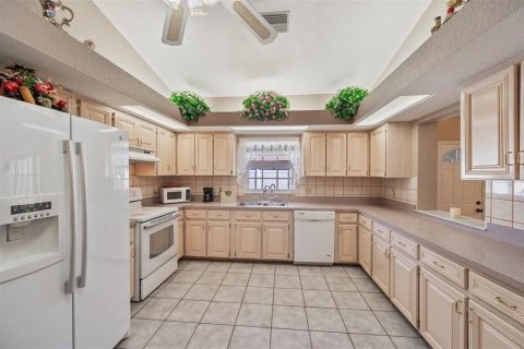Villa ou maison à vendre à Tarpon Springs, Floride: 4 chambres, 191.94 m2 № 1537895 - photo 9