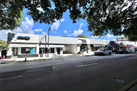 Commercial property in Miami, Florida № 2014815