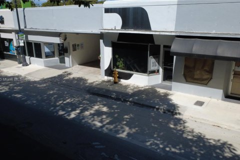 Commercial property in Miami, Florida № 2014815 - photo 9