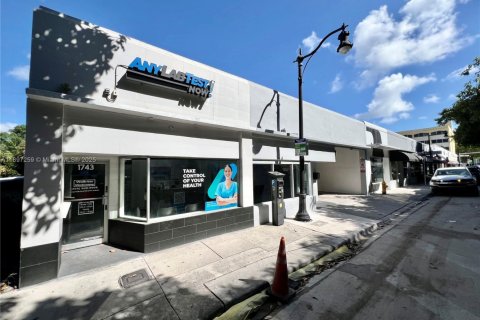 Commercial property in Miami, Florida № 2014815 - photo 3