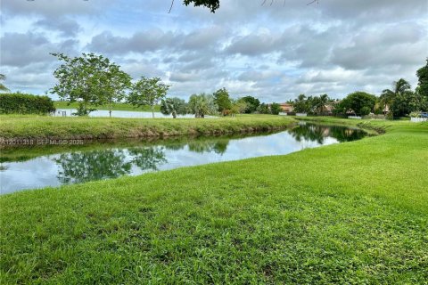 House in Homestead, Florida 3 bedrooms, 111.48 sq.m. № 2074868 - photo 8