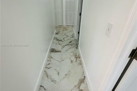 House in Homestead, Florida 3 bedrooms, 111.48 sq.m. № 2074868 - photo 10