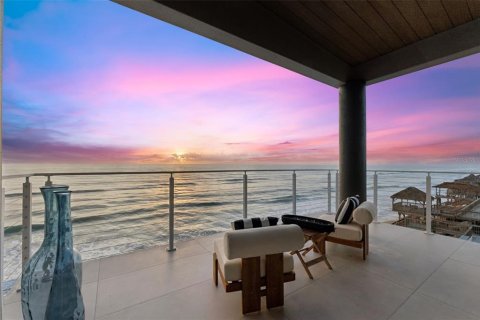 House in New Smyrna Beach, Florida 5 bedrooms, 397.99 sq.m. № 2096807 - photo 4