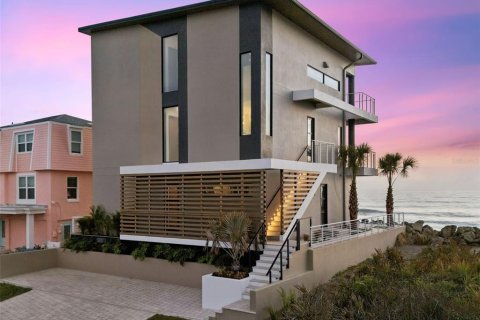 House in New Smyrna Beach, Florida 5 bedrooms, 397.99 sq.m. № 2096807 - photo 2