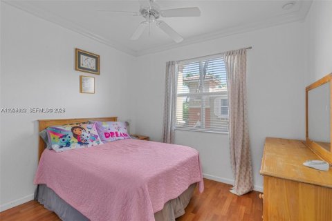 Townhouse in Miramar, Florida 3 bedrooms, 116.69 sq.m. № 1995547 - photo 27