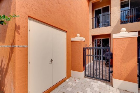 Townhouse in Miramar, Florida 3 bedrooms, 116.69 sq.m. № 1995547 - photo 30