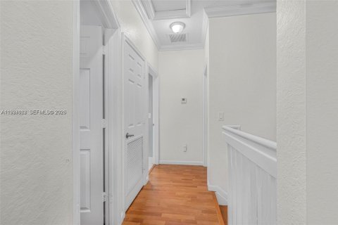 Townhouse in Miramar, Florida 3 bedrooms, 116.69 sq.m. № 1995547 - photo 20