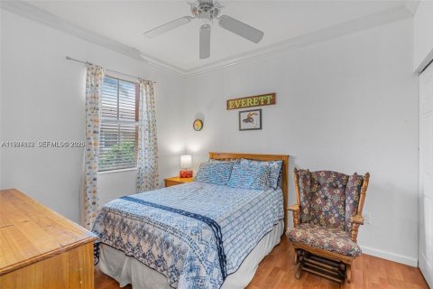 Townhouse in Miramar, Florida 3 bedrooms, 116.69 sq.m. № 1995547 - photo 29