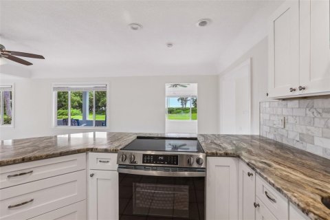 Villa ou maison à vendre à Palm Harbor, Floride: 2 chambres, 150.97 m2 № 2114873 - photo 12