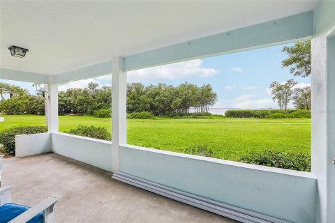Villa ou maison à vendre à Palm Harbor, Floride: 2 chambres, 150.97 m2 № 2114873 - photo 4