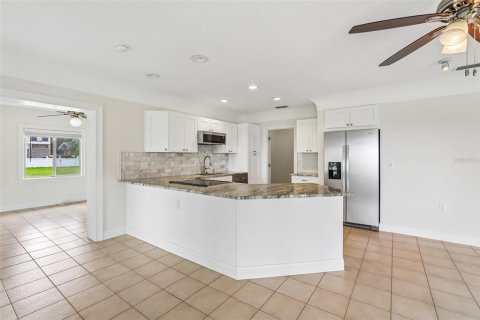 Villa ou maison à vendre à Palm Harbor, Floride: 2 chambres, 150.97 m2 № 2114873 - photo 16