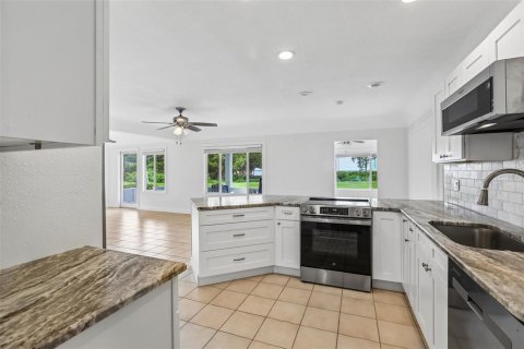Villa ou maison à vendre à Palm Harbor, Floride: 2 chambres, 150.97 m2 № 2114873 - photo 14