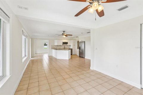 Villa ou maison à vendre à Palm Harbor, Floride: 2 chambres, 150.97 m2 № 2114873 - photo 30