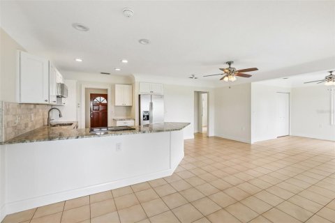 Villa ou maison à vendre à Palm Harbor, Floride: 2 chambres, 150.97 m2 № 2114873 - photo 15