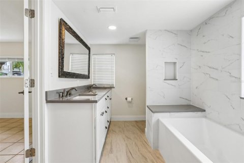 Villa ou maison à vendre à Palm Harbor, Floride: 2 chambres, 150.97 m2 № 2114873 - photo 11
