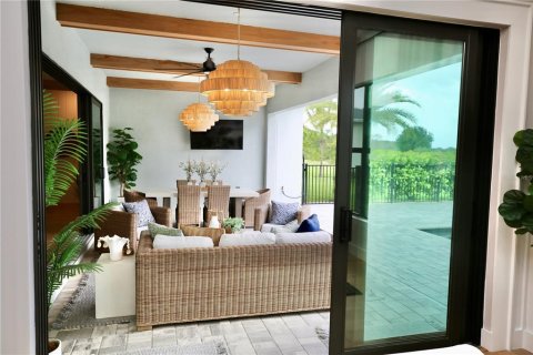 House in Lutz, Florida 4 bedrooms, 422.52 sq.m. № 2434713 - photo 21