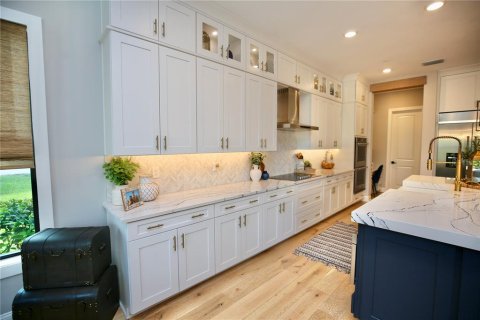 House in Lutz, Florida 4 bedrooms, 422.52 sq.m. № 2434713 - photo 28