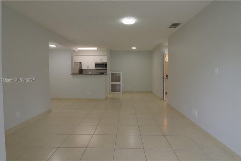 Condominio en venta en Davie, Florida, 1 dormitorio, 74.79 m2 № 1956798 - foto 5