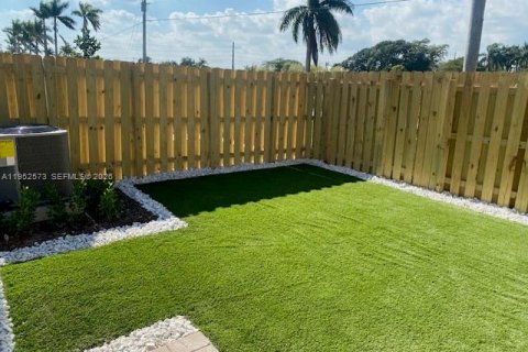 Touwnhouse à vendre à Homestead, Floride: 4 chambres, 169.08 m2 № 2007479 - photo 27