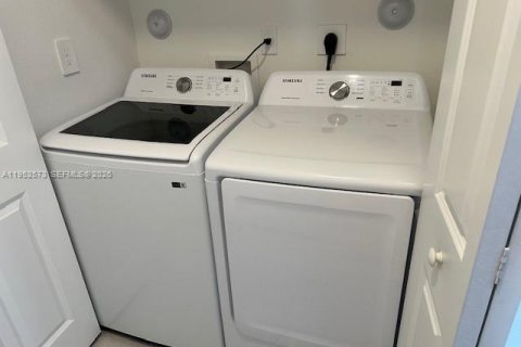 Touwnhouse à vendre à Homestead, Floride: 4 chambres, 169.08 m2 № 2007479 - photo 13