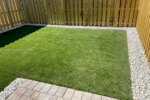 Touwnhouse à vendre à Homestead, Floride: 4 chambres, 169.08 m2 № 2007479 - photo 28