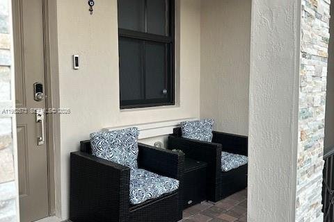 Touwnhouse à vendre à Homestead, Floride: 4 chambres, 169.08 m2 № 2007479 - photo 2