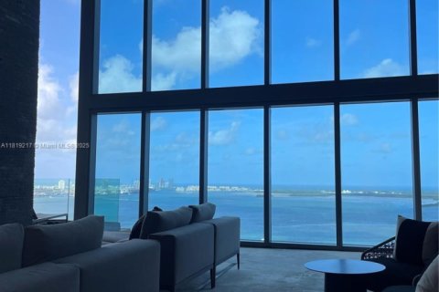 Condo in Miami, Florida, 1 bedroom  № 1938243 - photo 24