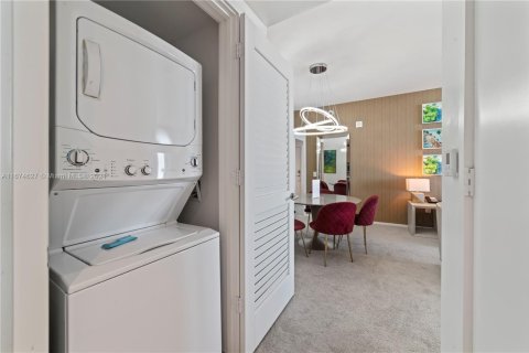 Condo in Hollywood, Florida, 2 bedrooms  № 1709131 - photo 10