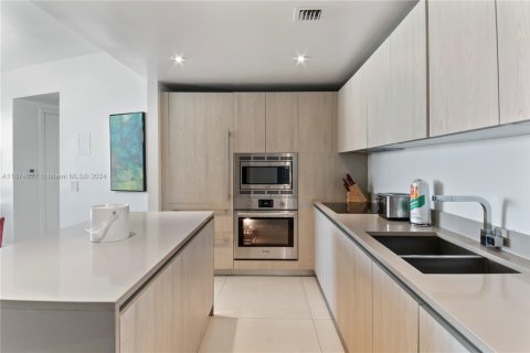 Condo in Hollywood, Florida, 2 bedrooms  № 1709131 - photo 9