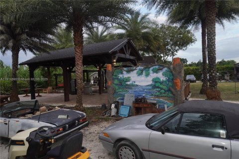 Купить коммерческую недвижимость в Майами, Флорида № 1971685 - фото 13