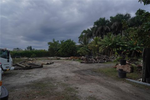 Купить коммерческую недвижимость в Майами, Флорида № 1971685 - фото 9