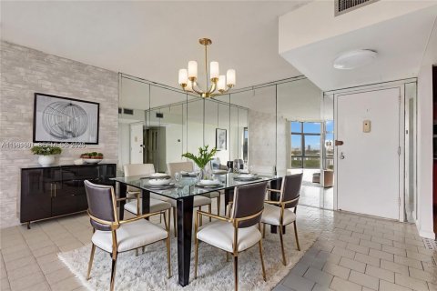 Copropriété à louer à Aventura, Floride: 2 chambres, 101.82 m2 № 2045533 - photo 10