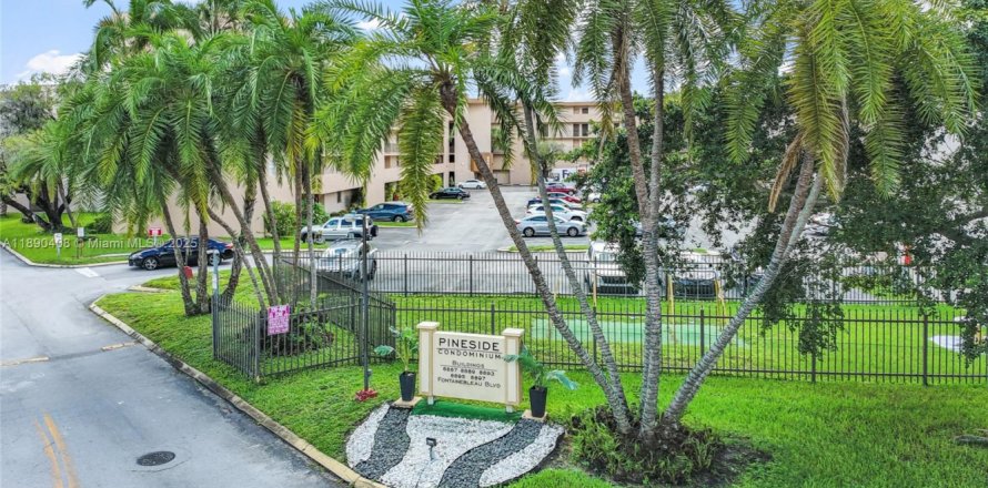 Condo in Miami, Florida, 2 bedrooms № 1944965