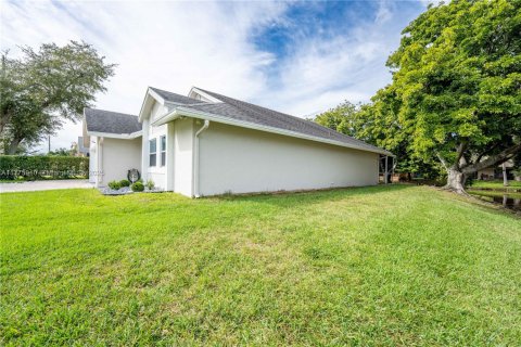 Villa ou maison à vendre à Sunrise, Floride: 3 chambres, 146.79 m2 № 1727094 - photo 7
