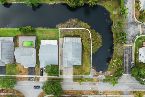 Villa ou maison à vendre à Sunrise, Floride: 3 chambres, 146.79 m2 № 1727094 - photo 4