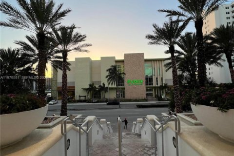 Copropriété à vendre à Hollywood, Floride: 2 chambres, 214.42 m2 № 2047813 - photo 2