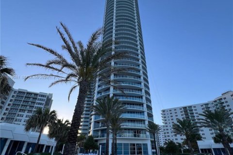 Condo à Hollywood, Floride, 2 chambres  № 2047813