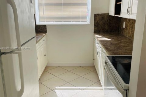 Снять в аренду кондоминиум в Норт-Майами, Флорида 1 спальня, 68.75м2, № 2058544 - фото 5