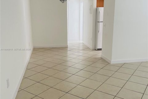 Снять в аренду кондоминиум в Норт-Майами, Флорида 1 спальня, 68.75м2, № 2058544 - фото 3