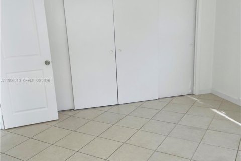 Снять в аренду кондоминиум в Норт-Майами, Флорида 1 спальня, 68.75м2, № 2058544 - фото 9